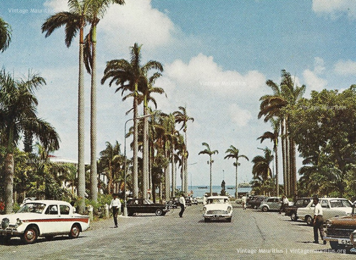 Port Louis - Place D'Armes - Taxi Stand and Old Cars - Mauritius - 1967