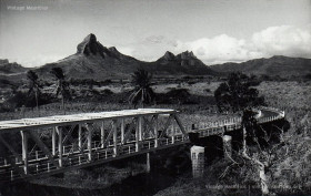 Tamarin Bridge - with View on the Rempart Mountains - 1960s