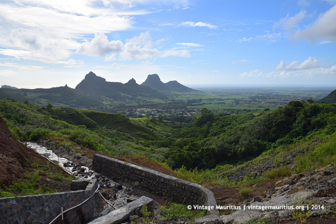 The Road to Creve Coeur Village - 1950s - Vintage Mauritius